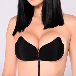 Strapless and backless bra